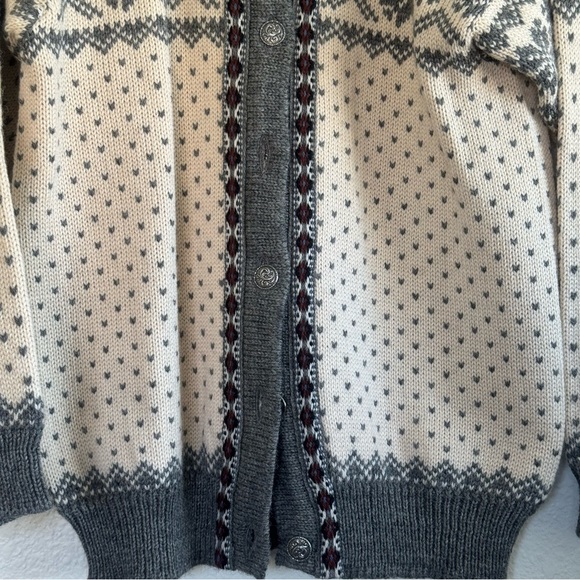 Vintage Dale of Norway Women's Gray and Cream Patterned Sweater size M - Picture 3 of 6